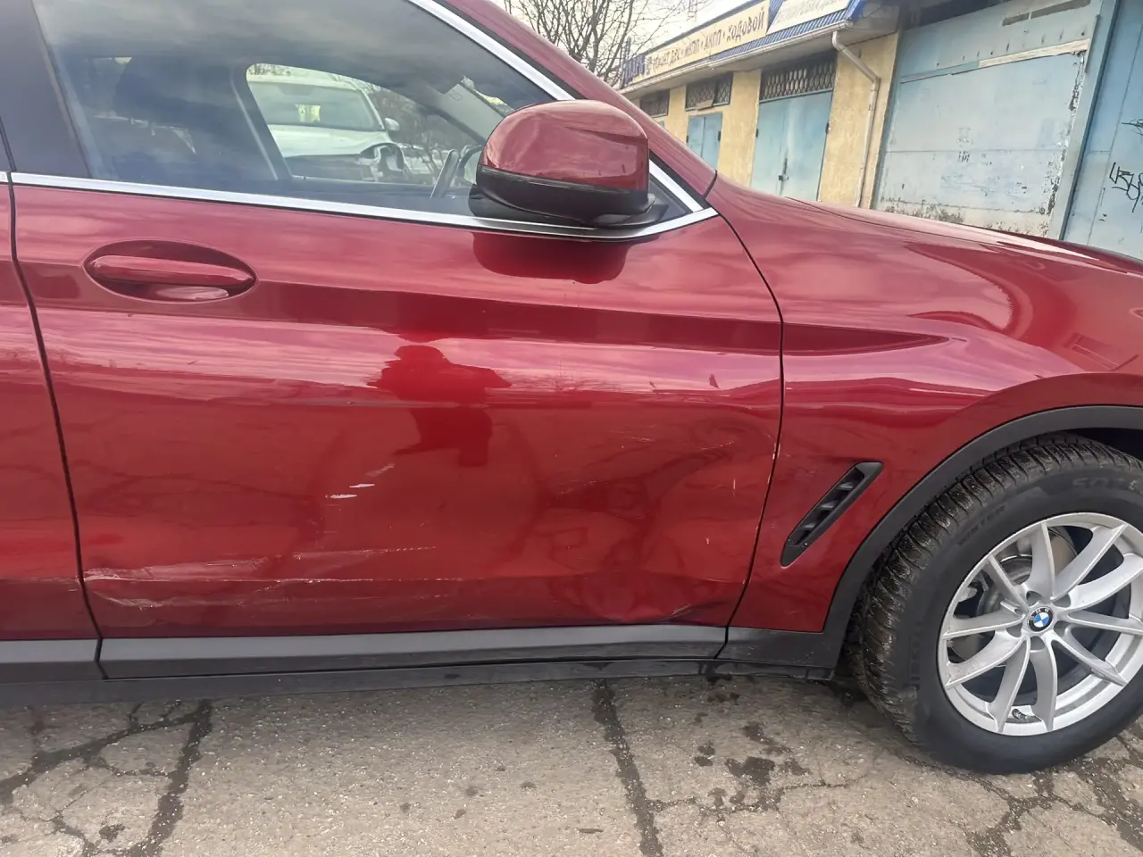 BMW X4: повреждение до ремонта
