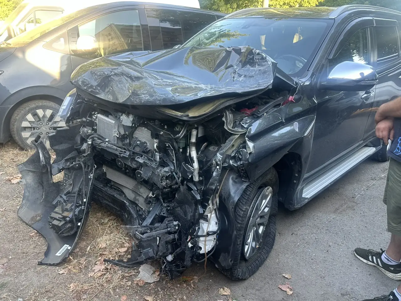 Mitsubishi Pajero Sport: повреждение до ремонта